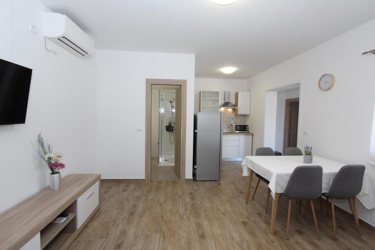 Apartments Eni Ρόβινι Εξωτερικό φωτογραφία